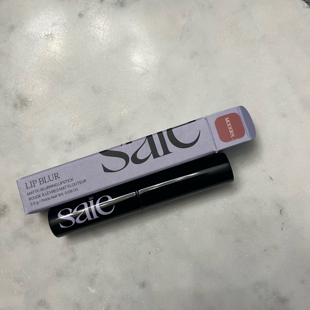 New NWT SAIE Lip Blur Matte Blurring Lipstick MODERN Beauty Makeup Lips 0.09oz